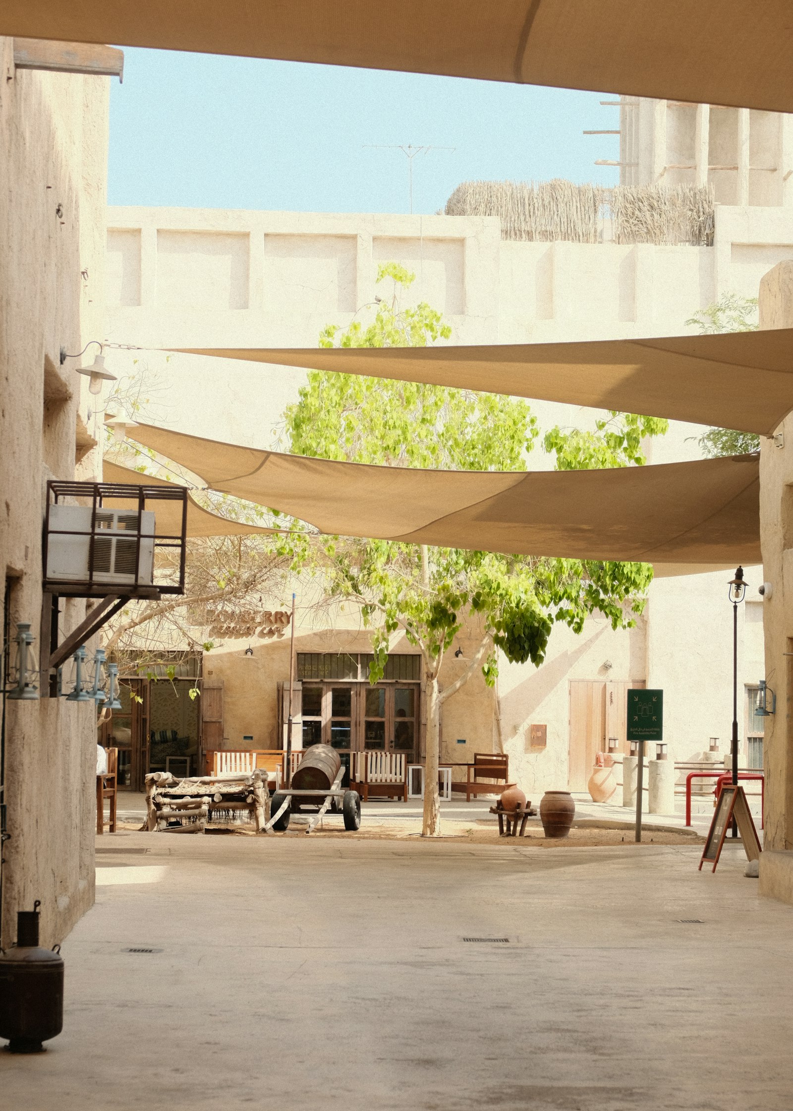 Patio Con Mallasombra — Toldos con mallasombra